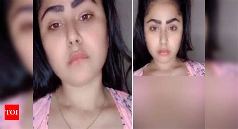 desi leaked nude photos|DesiFile